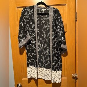 Maurices Black and White Floral Kimono